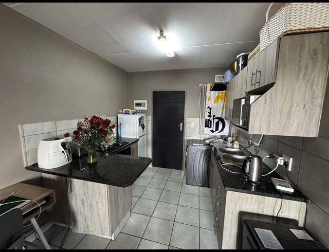 2 BEDROOM APARTMENT FOR SALE IN HEUWELOORD